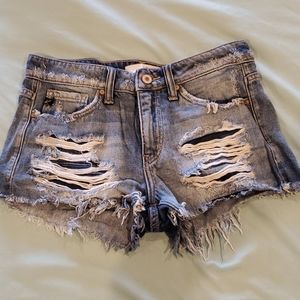 Kansan Distressed Shorts